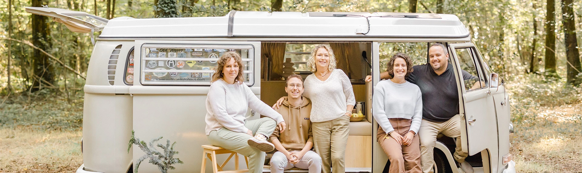 beige marron gris voiture extérieur