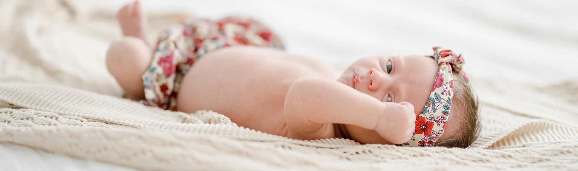 enfant rose bandeau marron gris