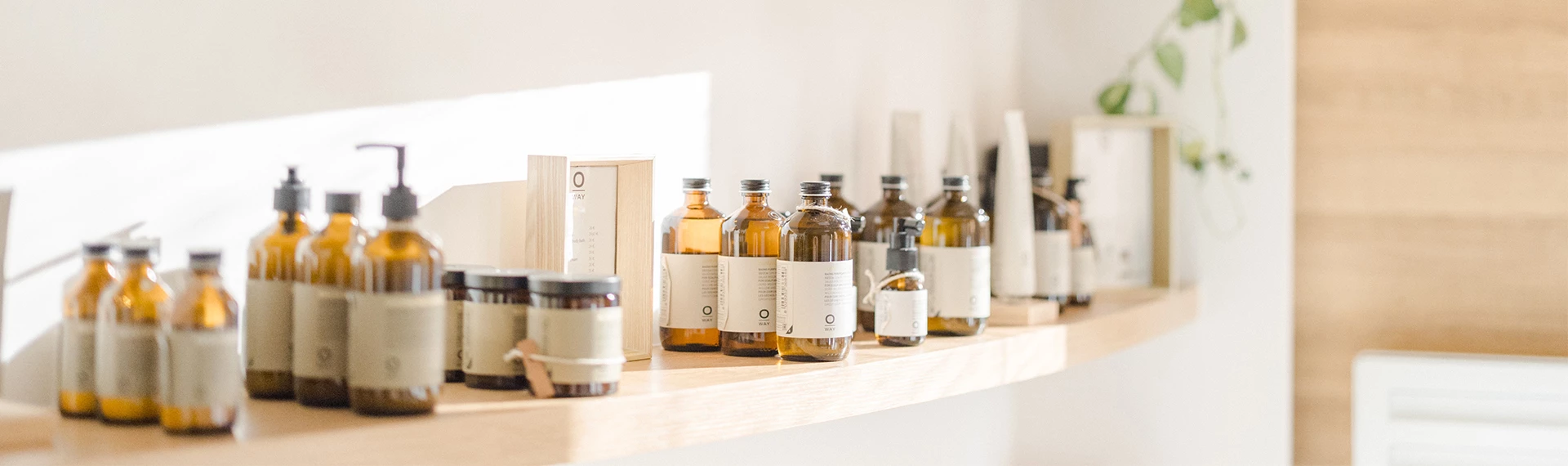 bouteille produits de beauté huile gris professionnel