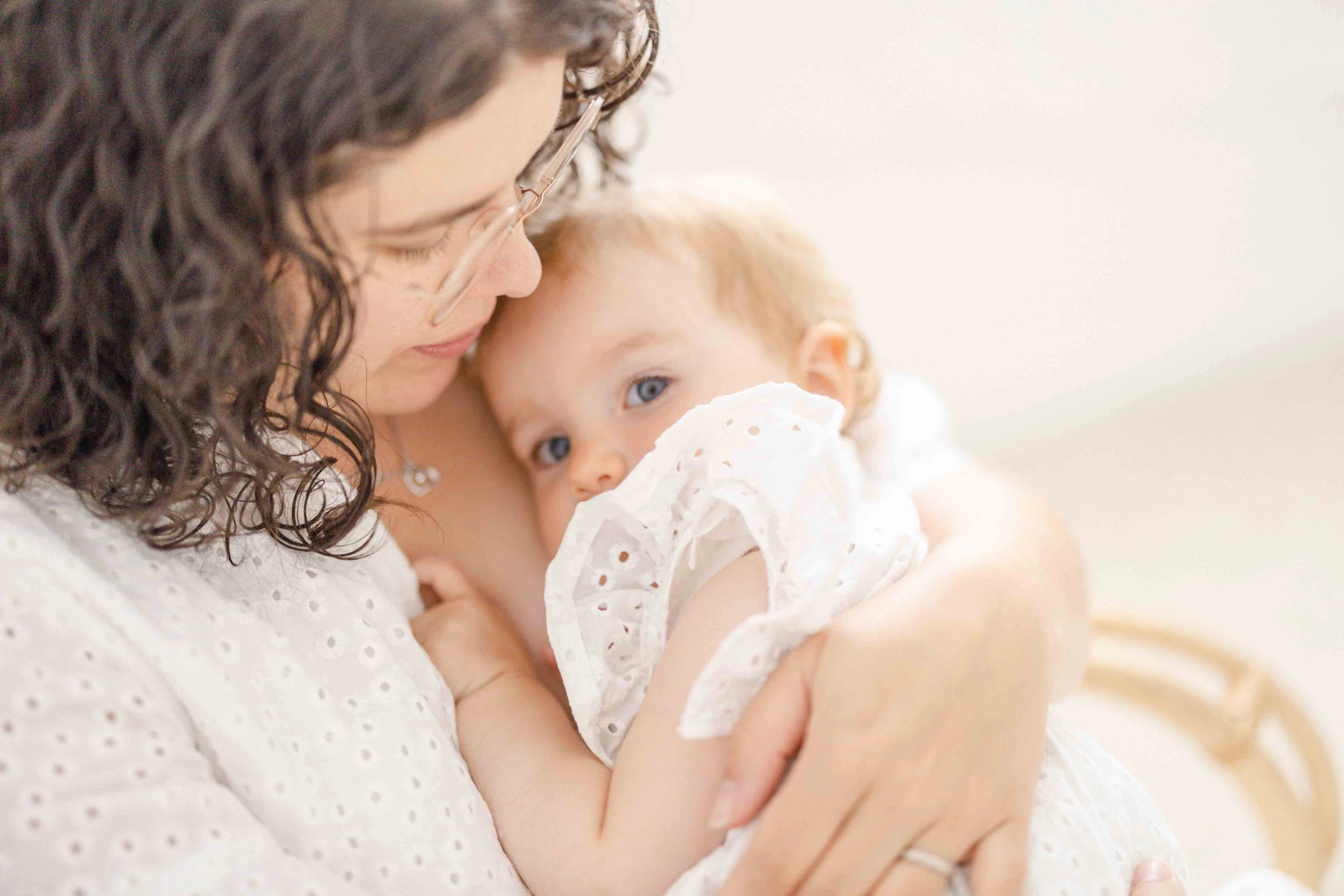 bonheur enfant marron gris studio