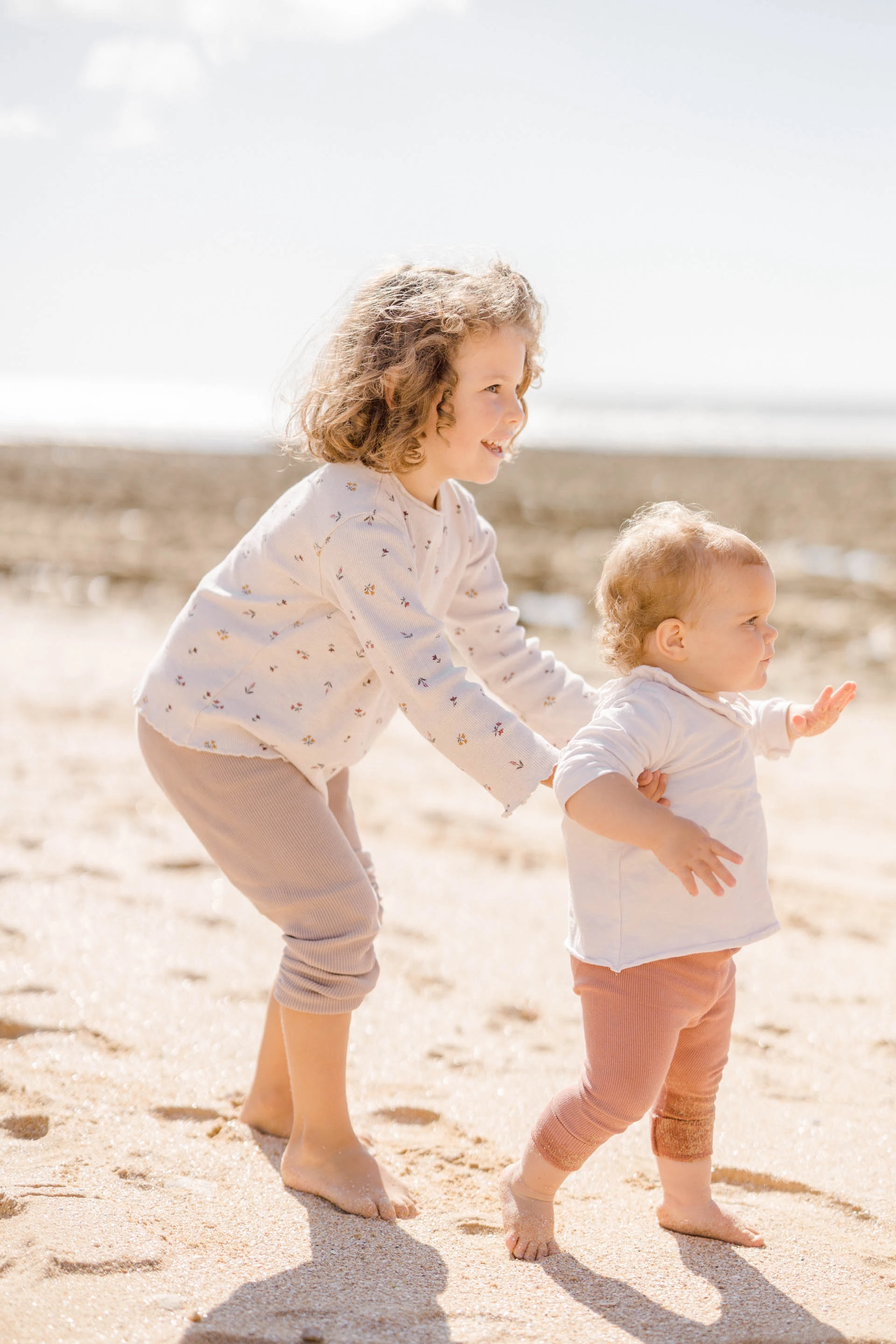 bonheur enfant sable beige gris