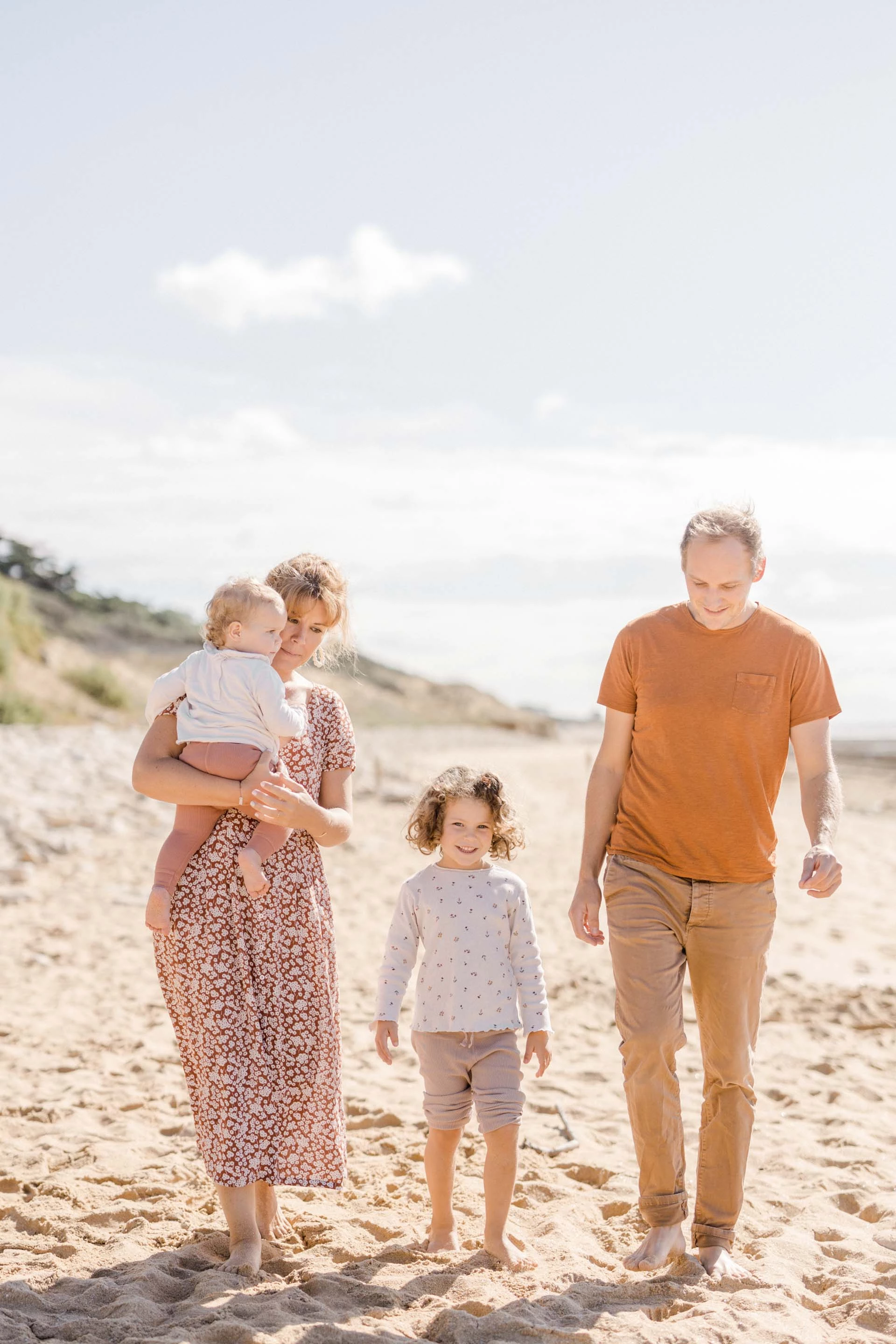 bonheur enfant robe famille beige