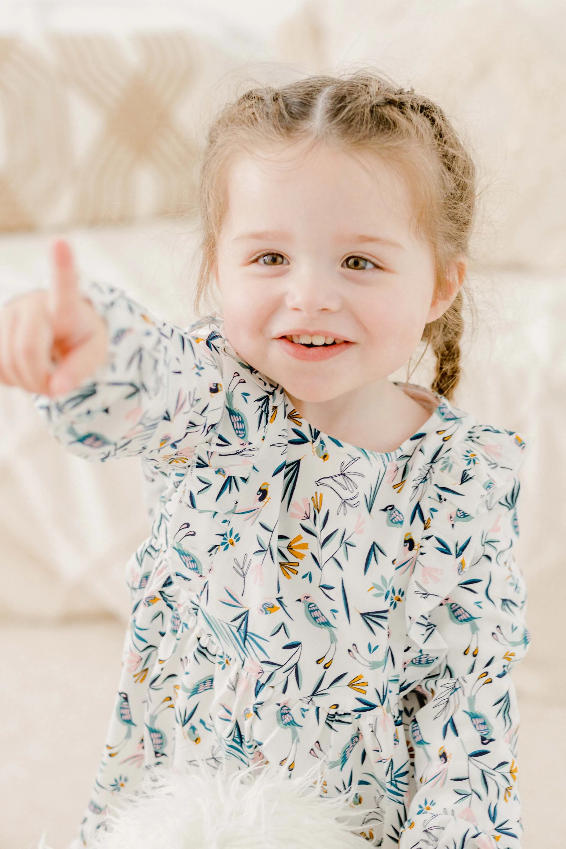 enfant bonheur gris marron