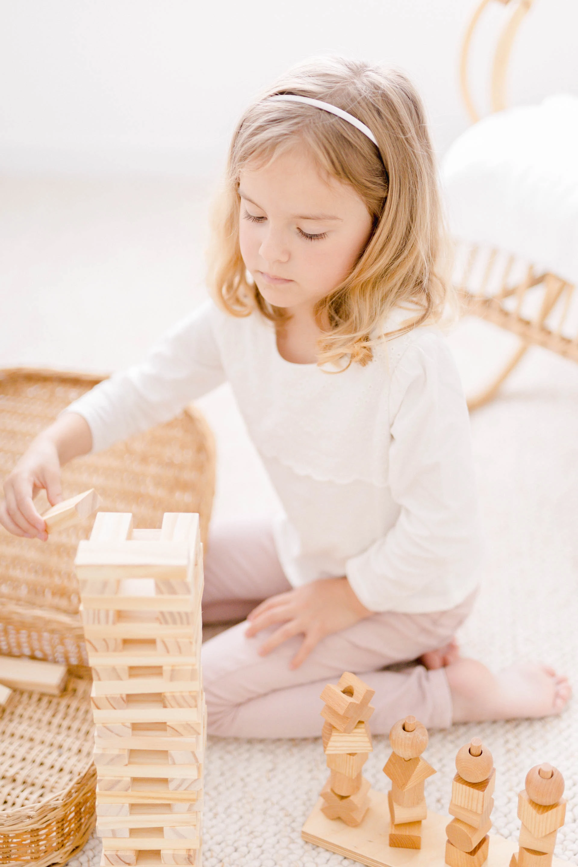 enfant jouer jouet jouer avec les enfants gris