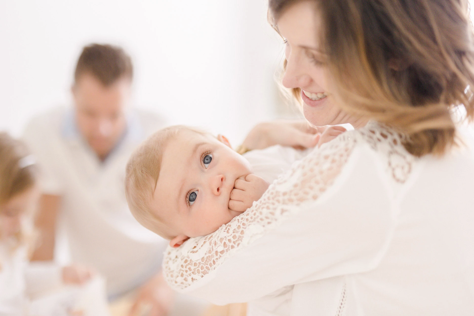 bonheur enfant sourire beige marron