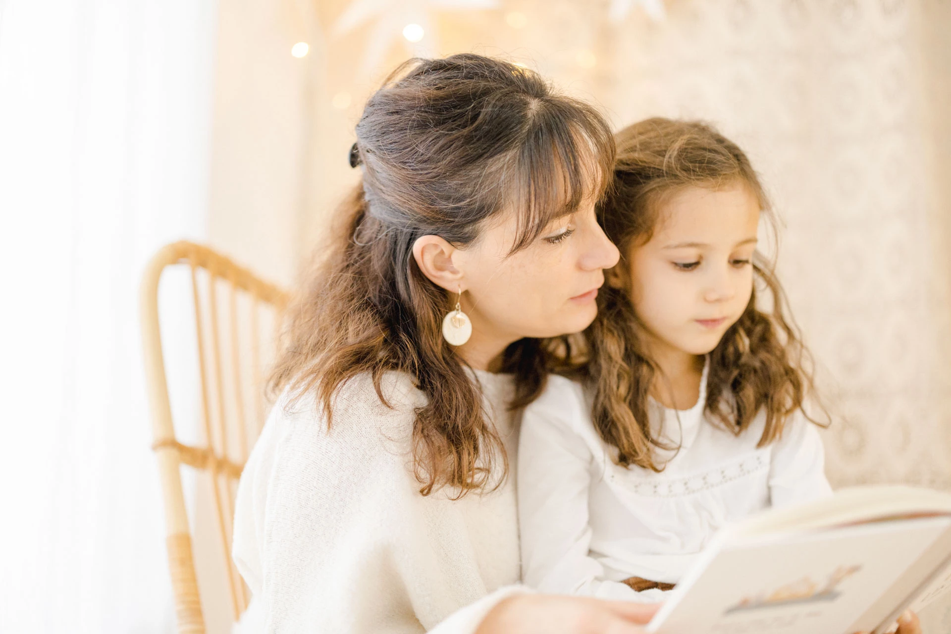 bonheur enfant amour beige marron