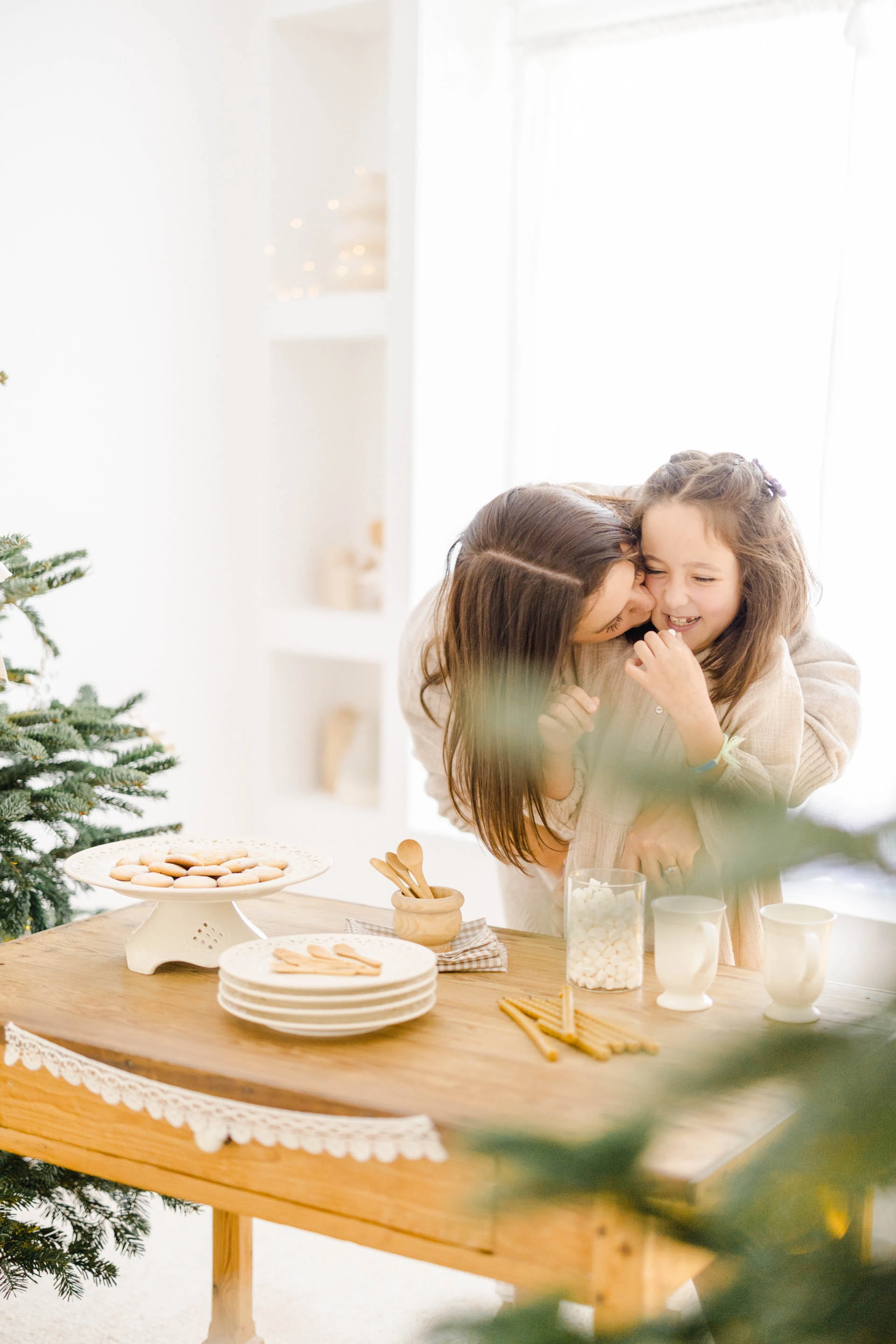 vaisselle meubles enfant bonheur nourriture