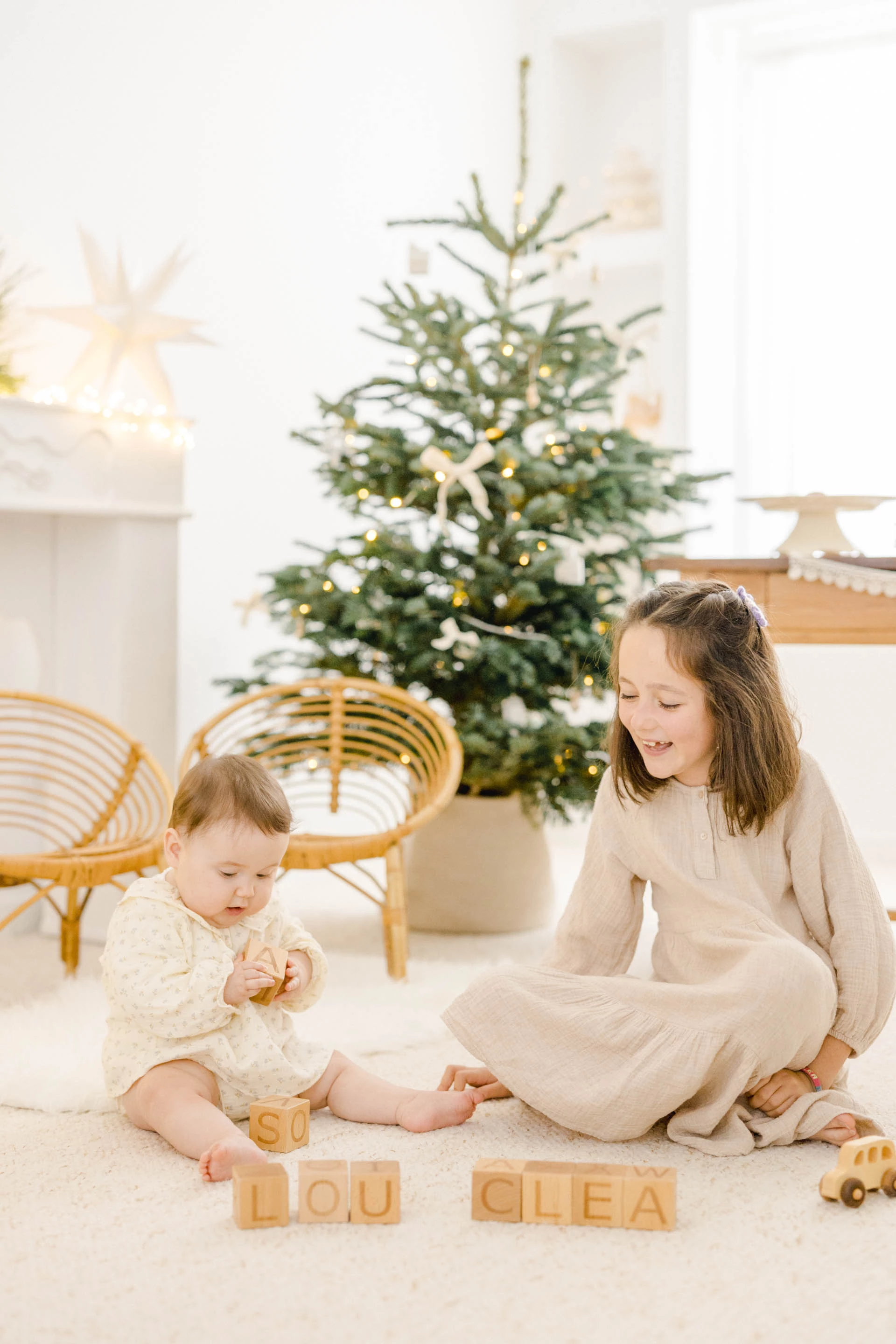 bonheur enfant gris marron noël