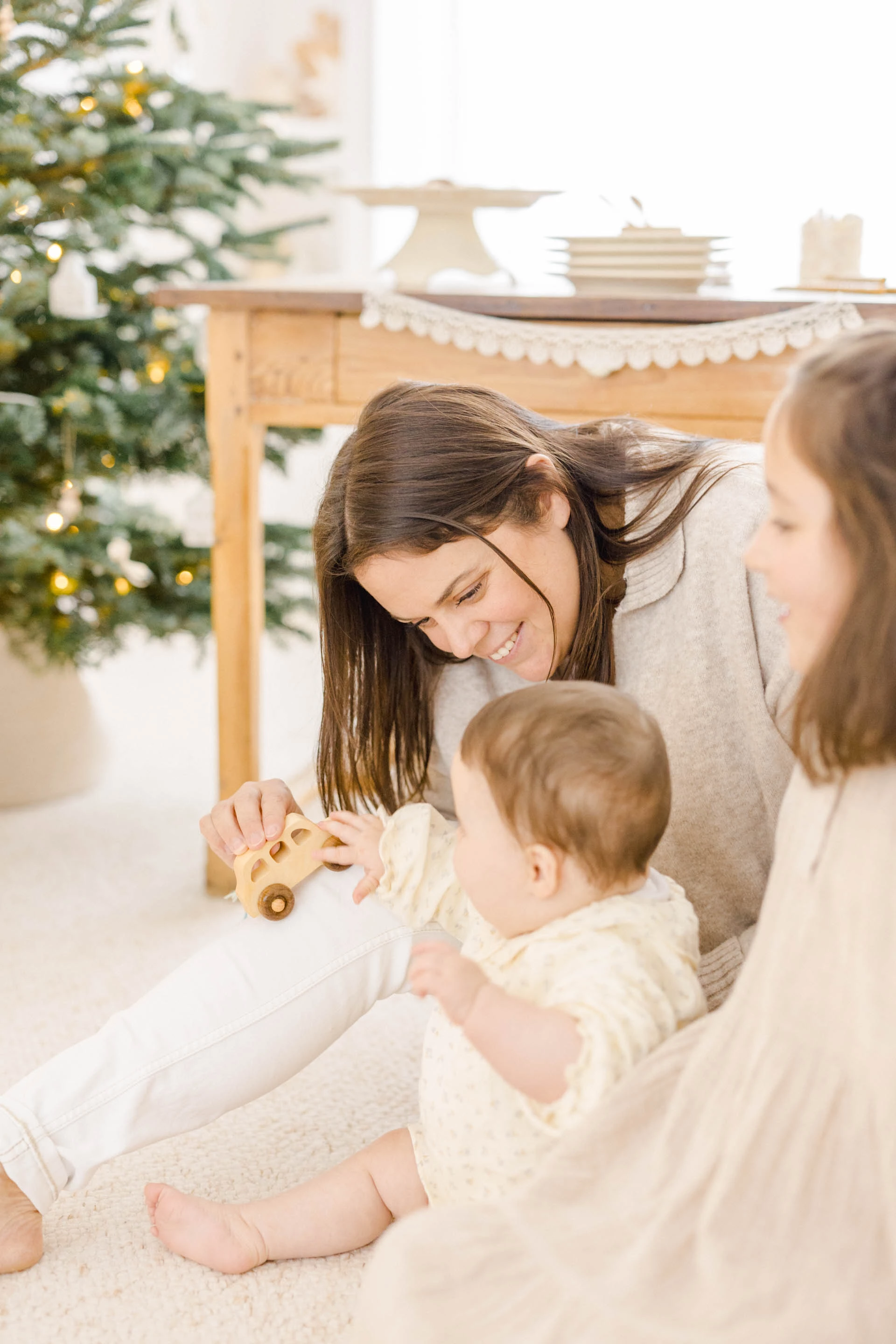 bonheur enfant sourire robe jouer avec les enfants
