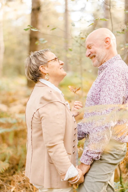 bonheur amour romance sourire geste