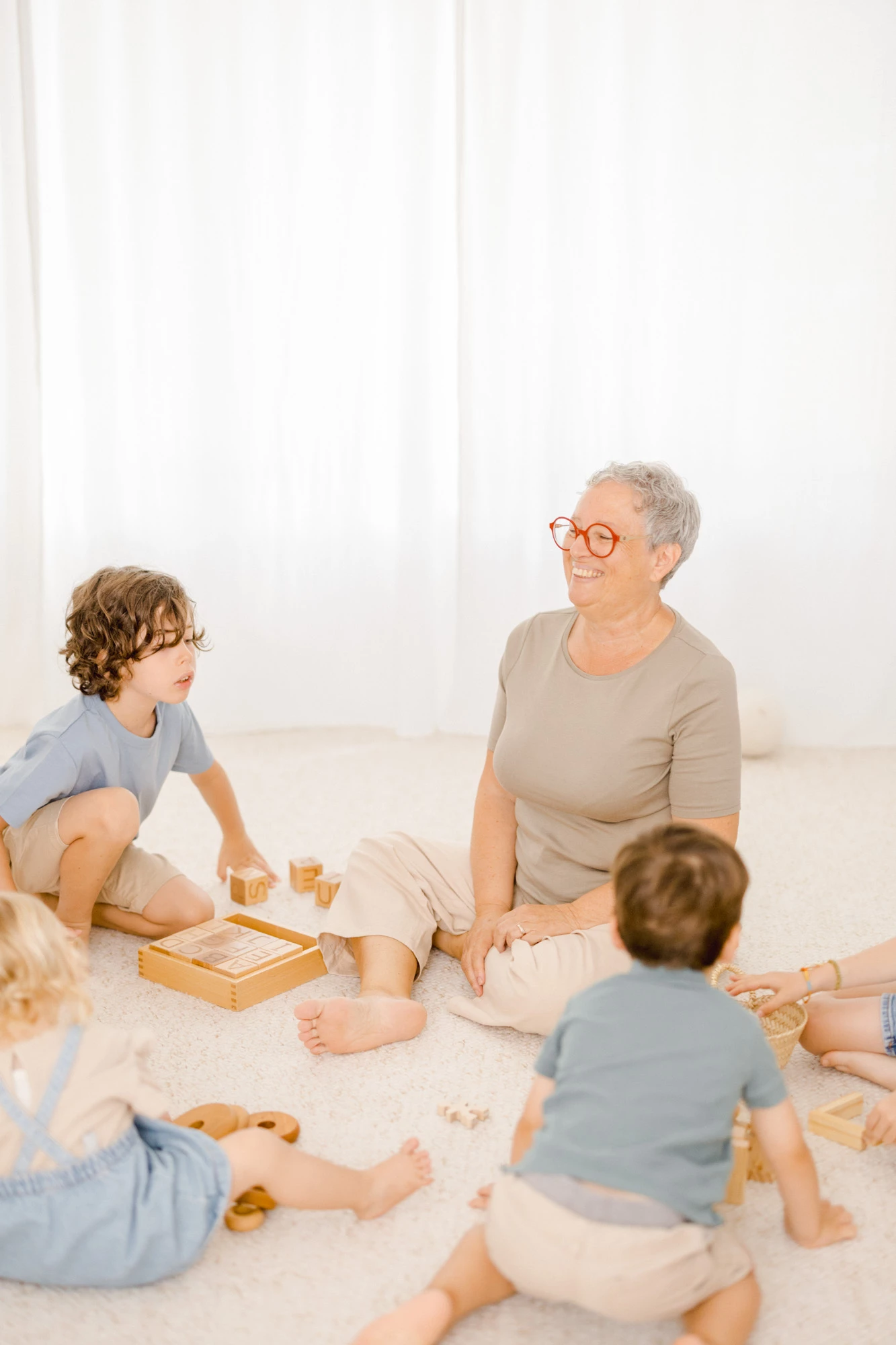 marron gris grand-parent studio