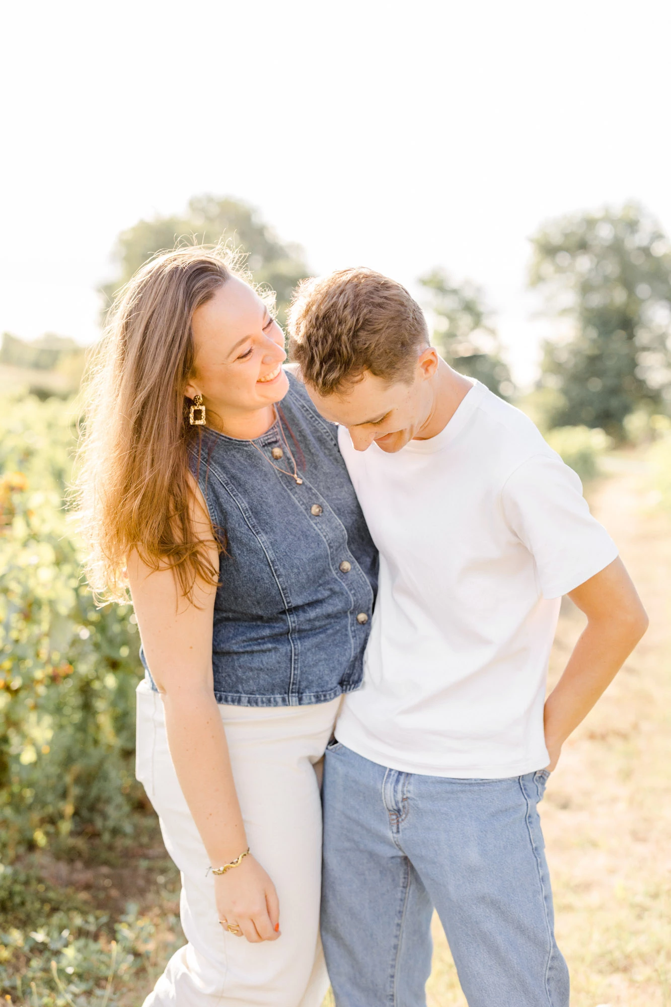 bonheur jeans amour geste gris