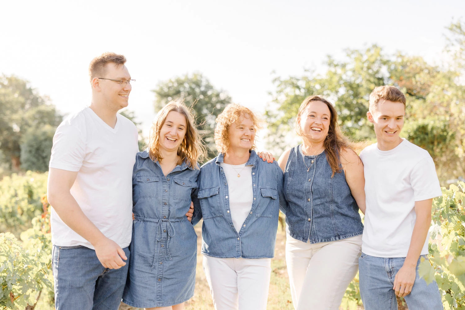 bonheur sourire jeans événement gris