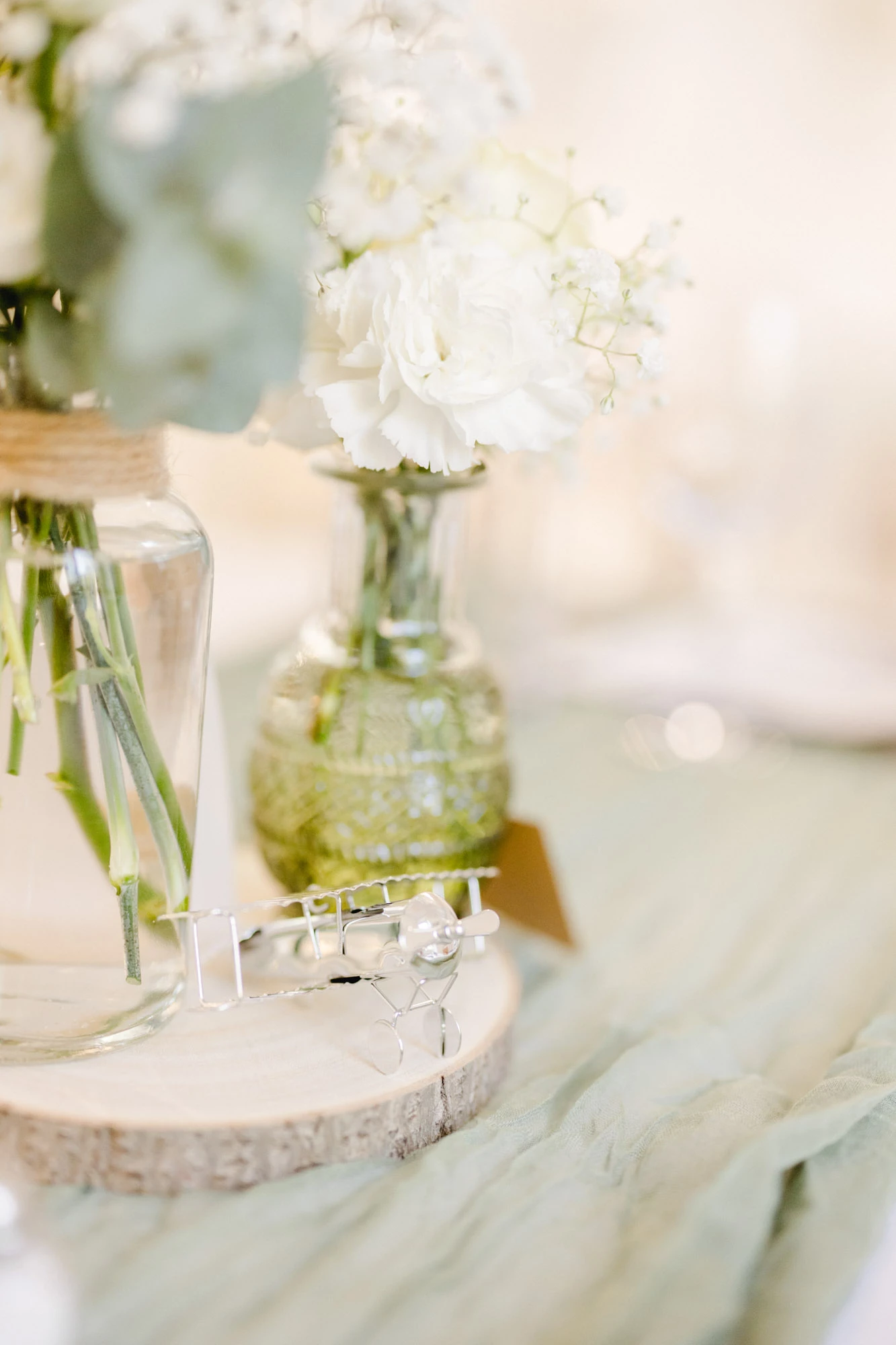 bouquet de fleurs, vaisselle, composition florale, pièce maîtresse, fleurs coupées