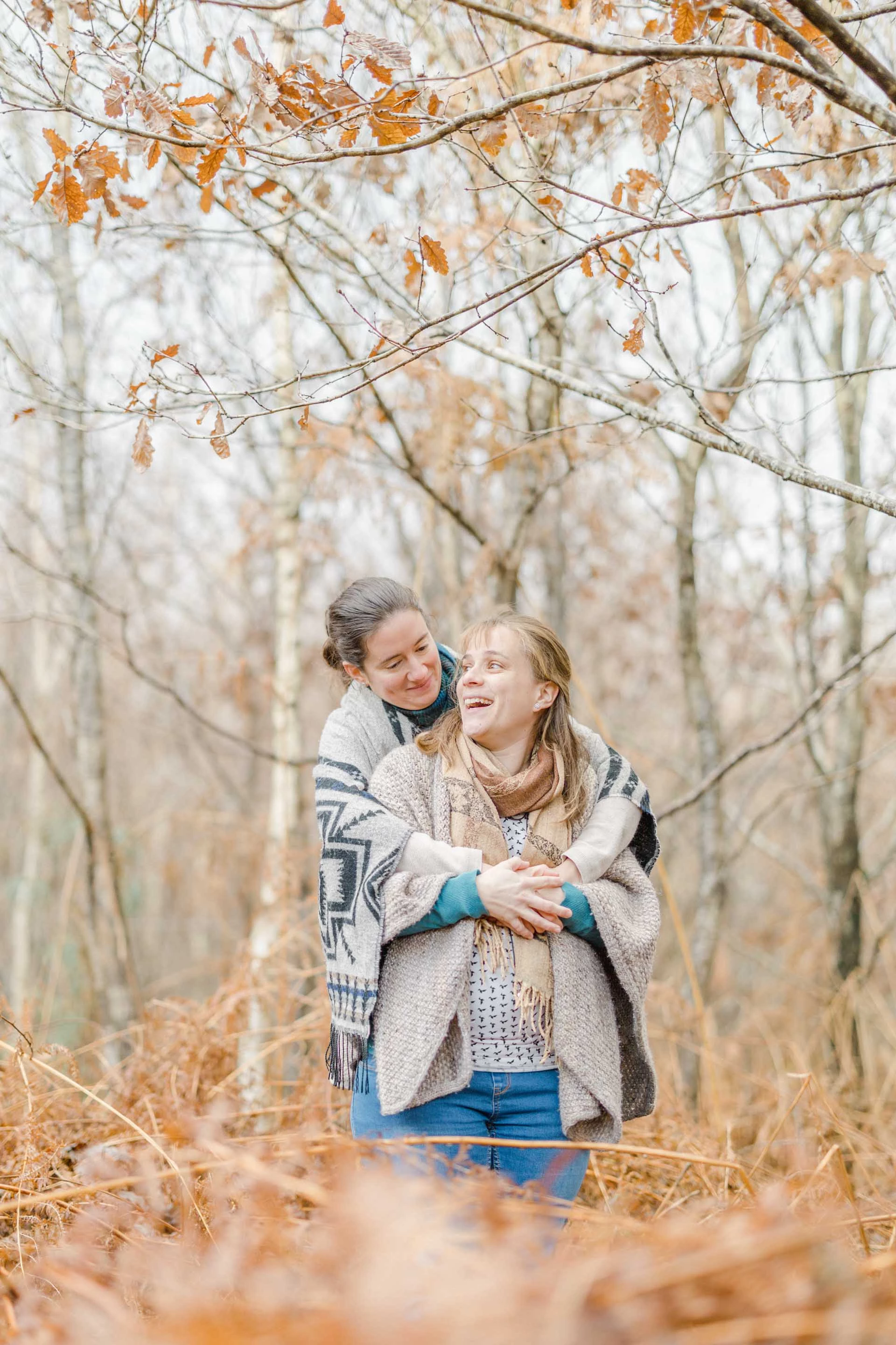 bonheur sourire amour gris marron