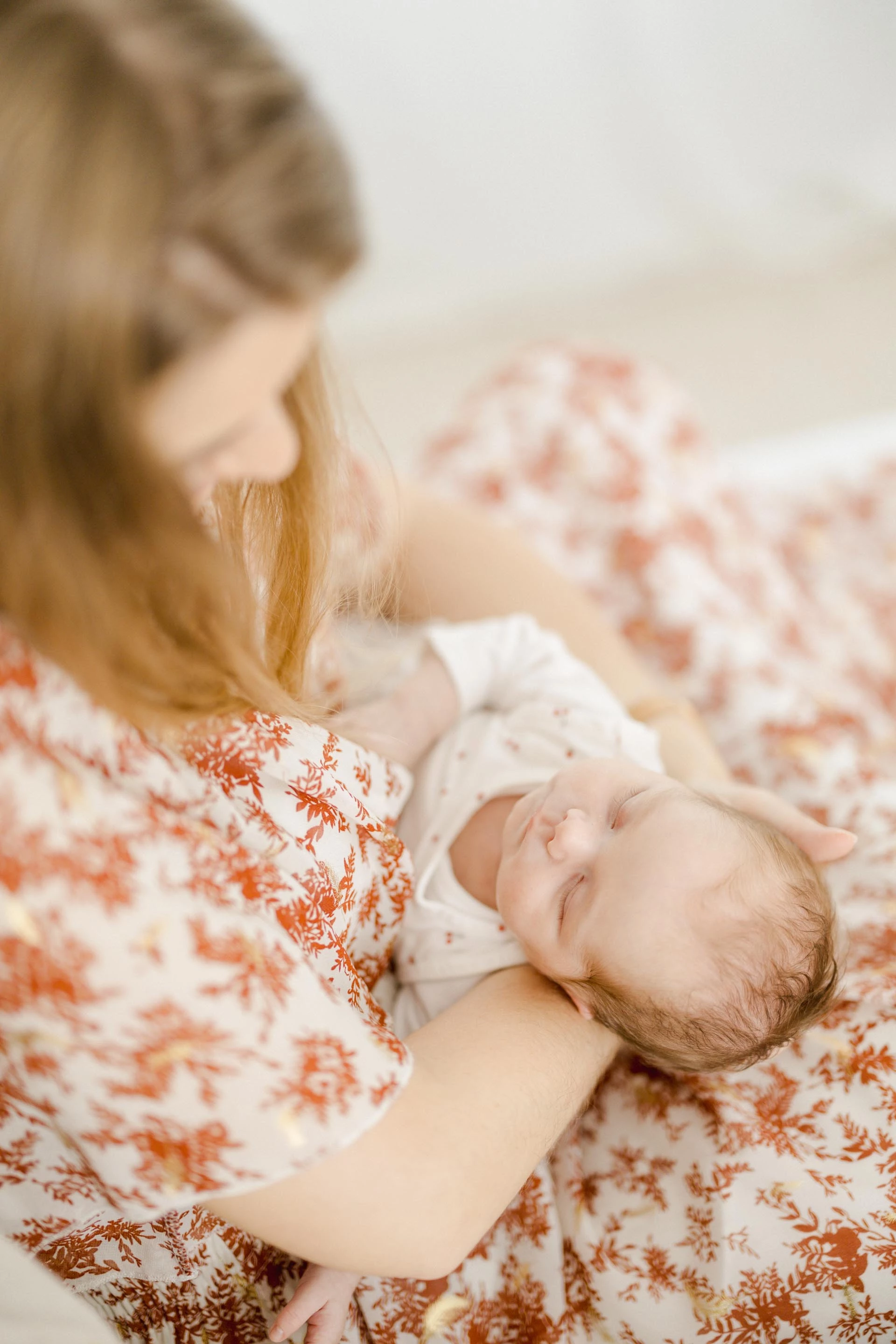 main bonheur enfant amour marron