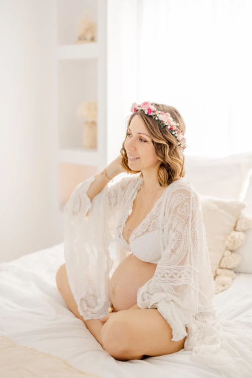 rose robe cheveux longs bonheur gris