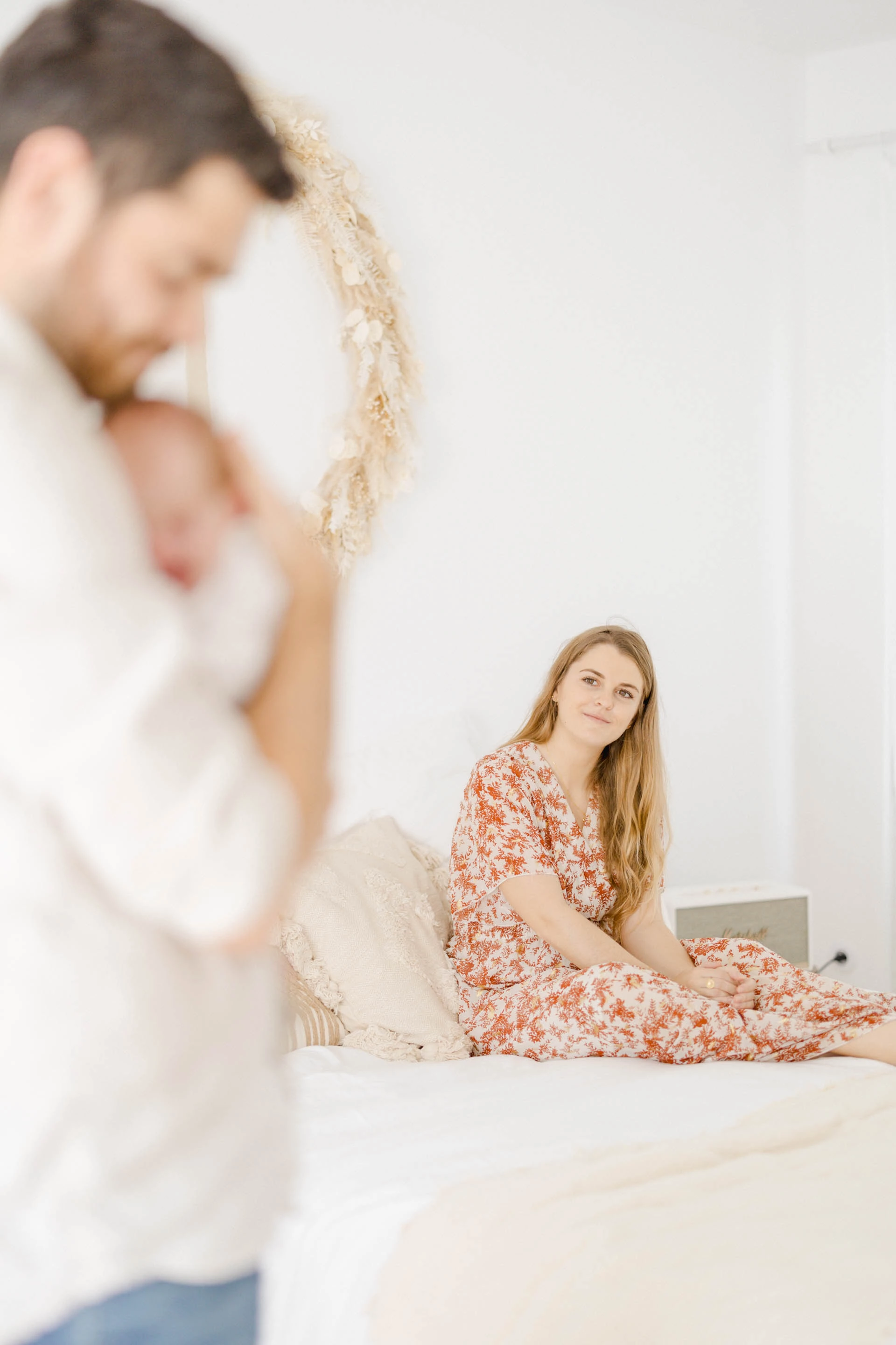robe bonheur cheveux longs marron gris
