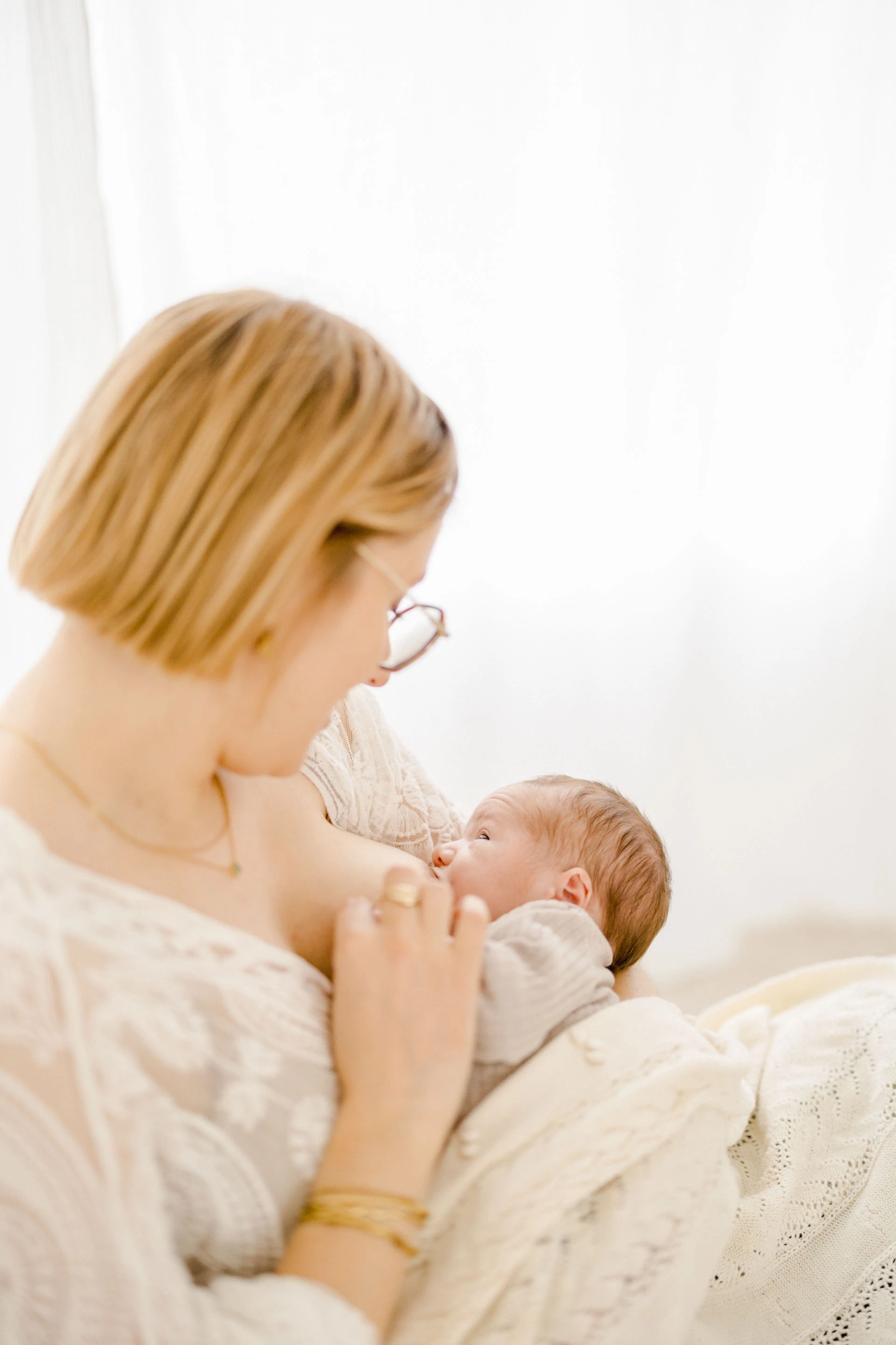 bonheur enfant amour gris marron