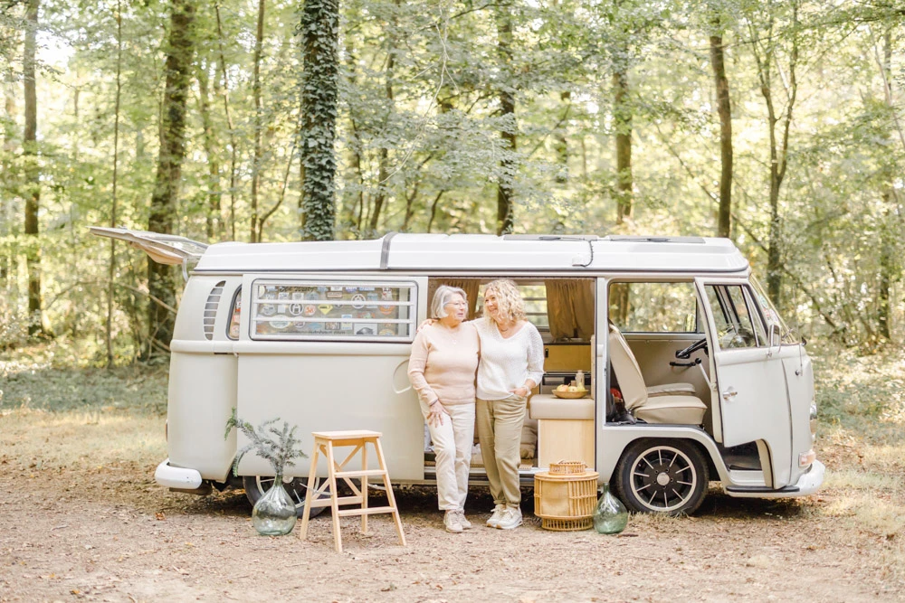 beige marron gris voiture grand-parent