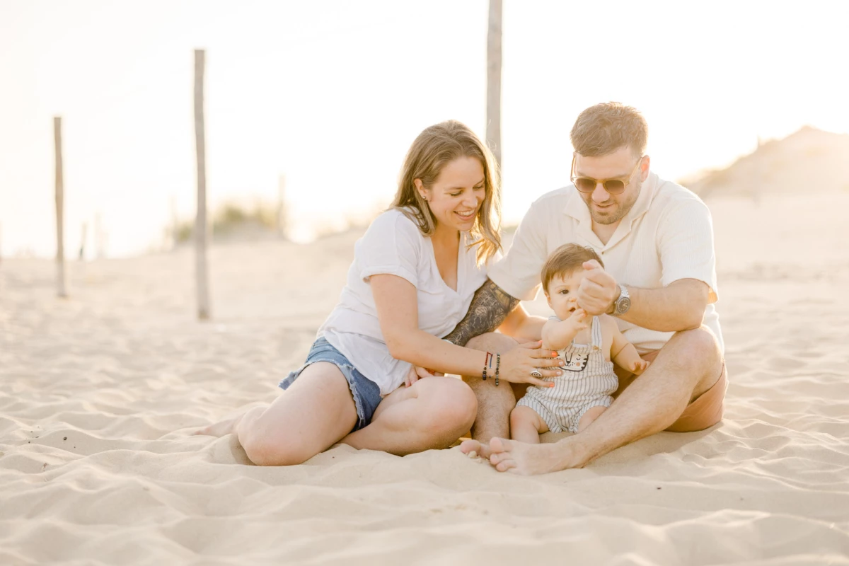 bonheur sable amour famille gris