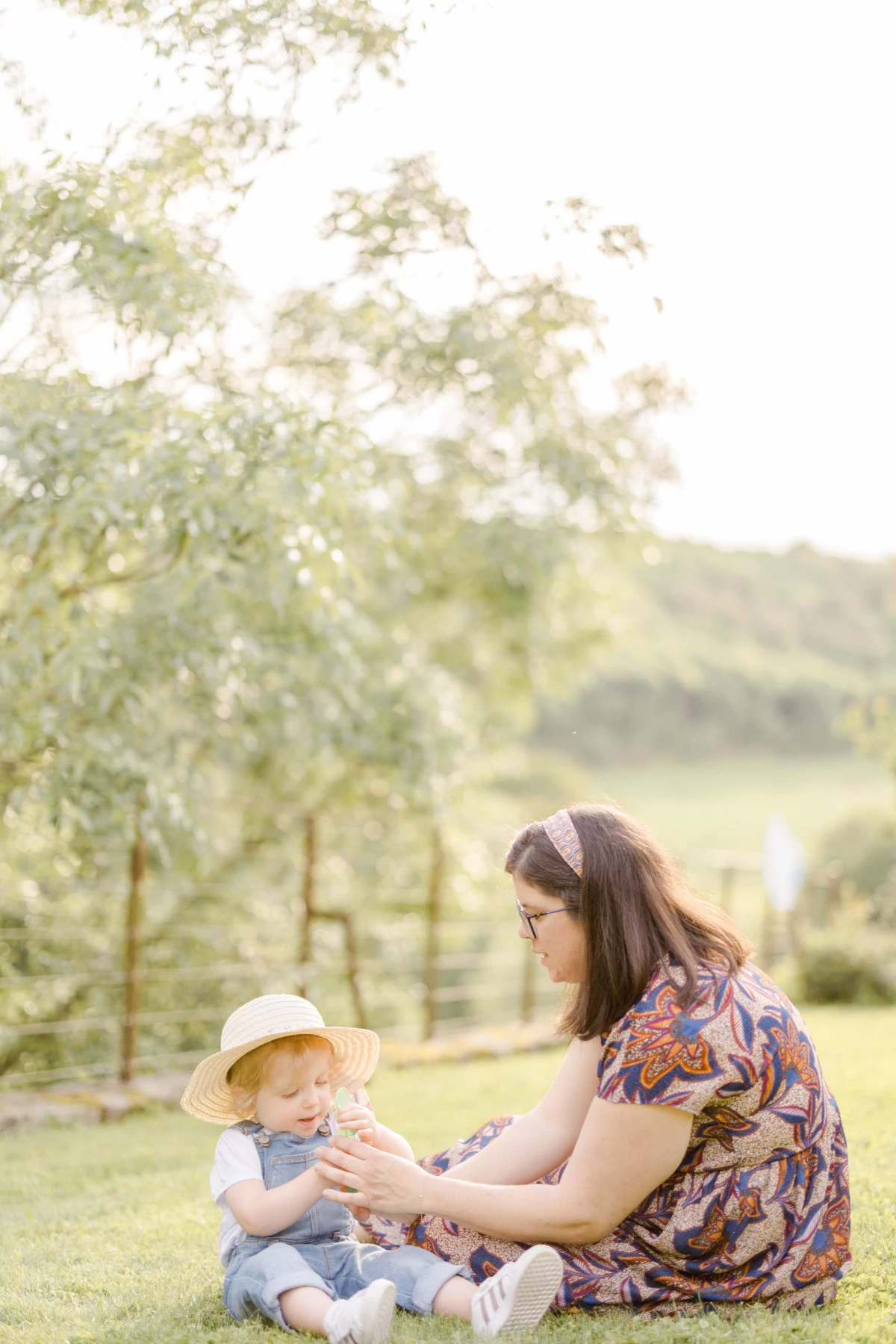 bonheur enfant robe beige gris