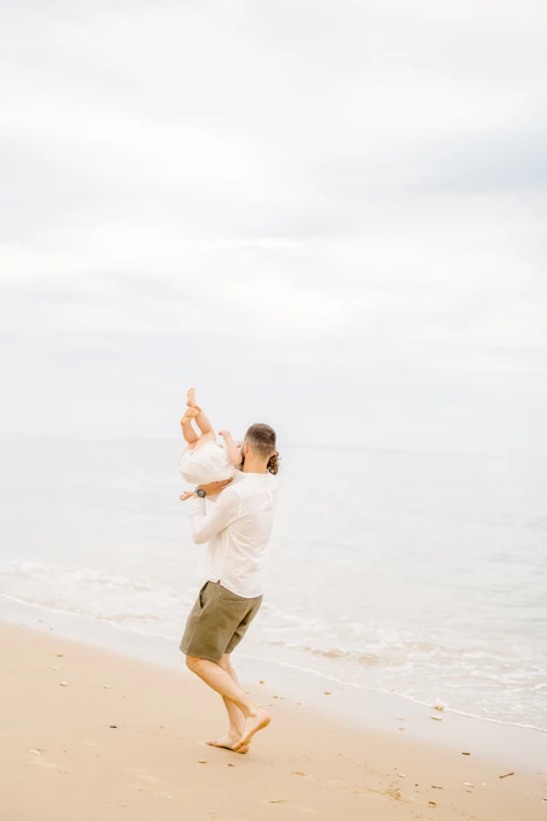 bonheur plage sable amour beige