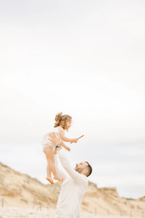 bonheur sable enfant plage beige