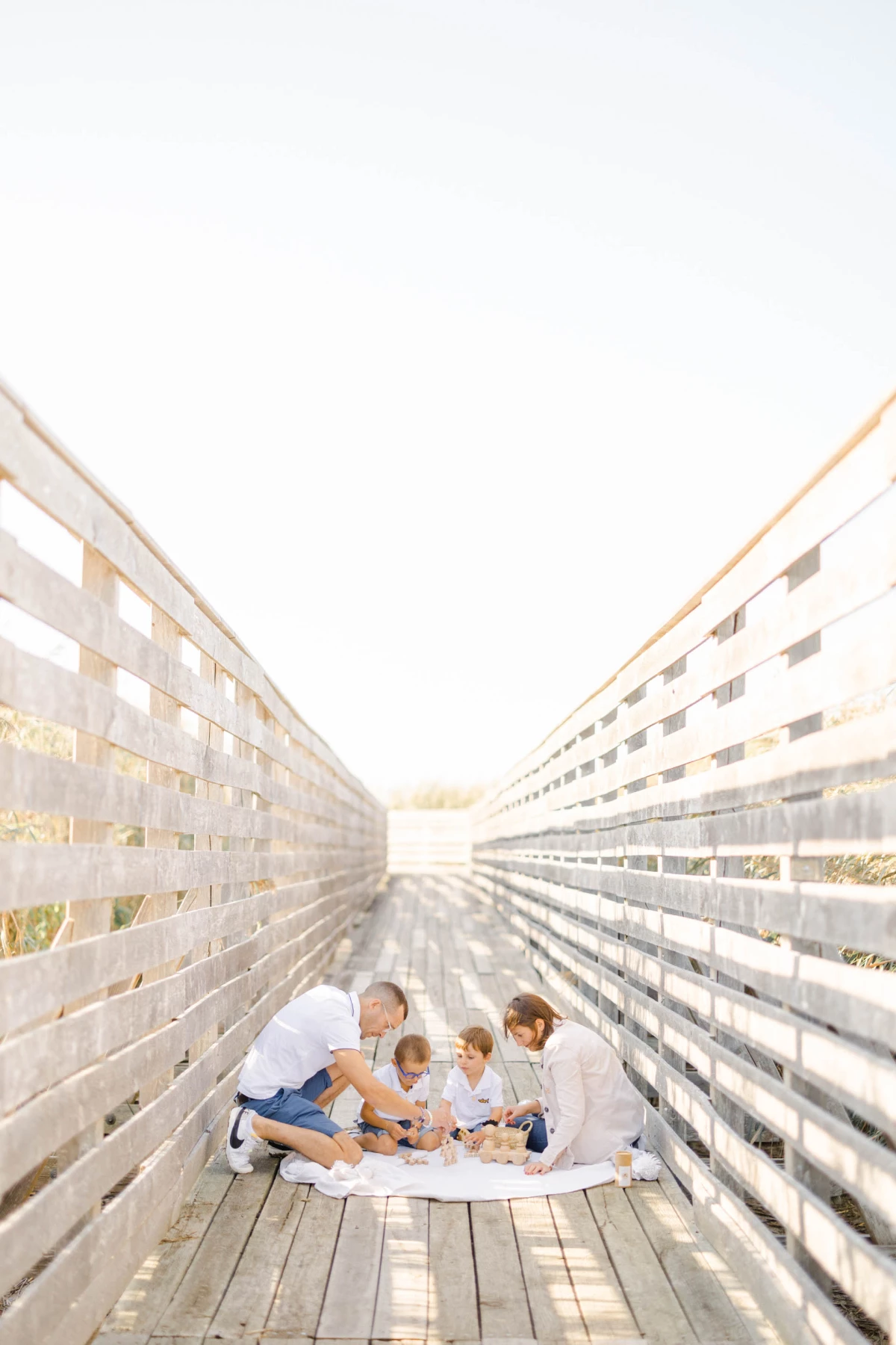 enfant planche amour bonheur passerelle