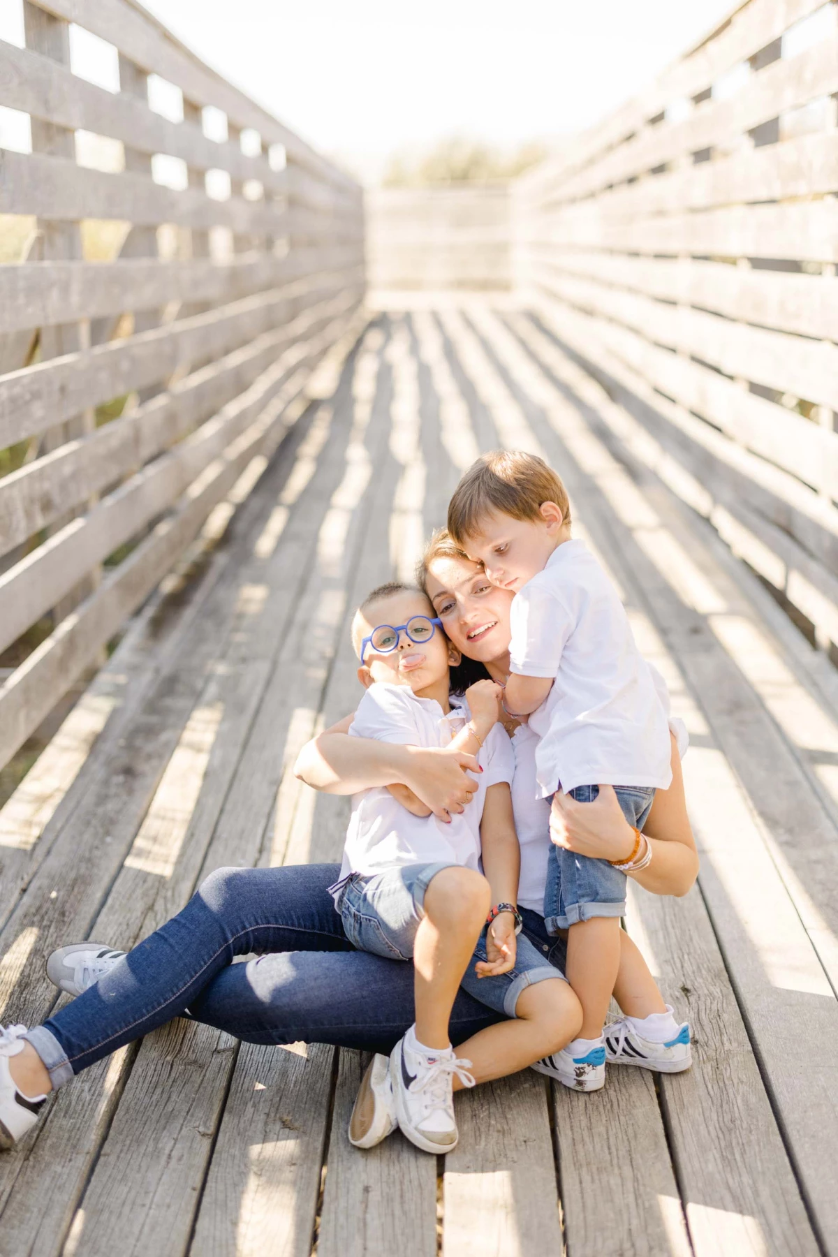 bonheur enfant sourire amour gris